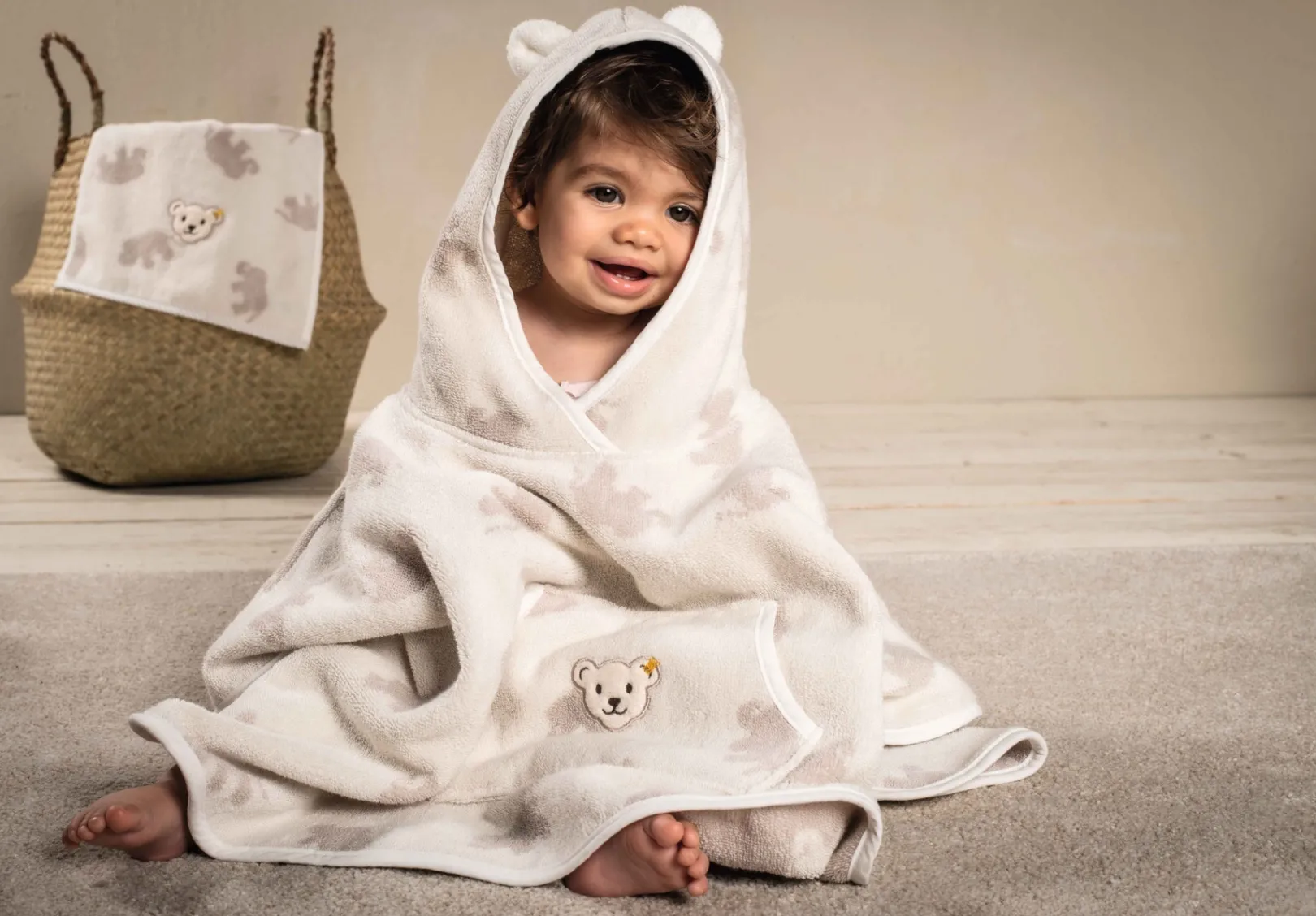 Clearance Steiff Bath Poncho, white