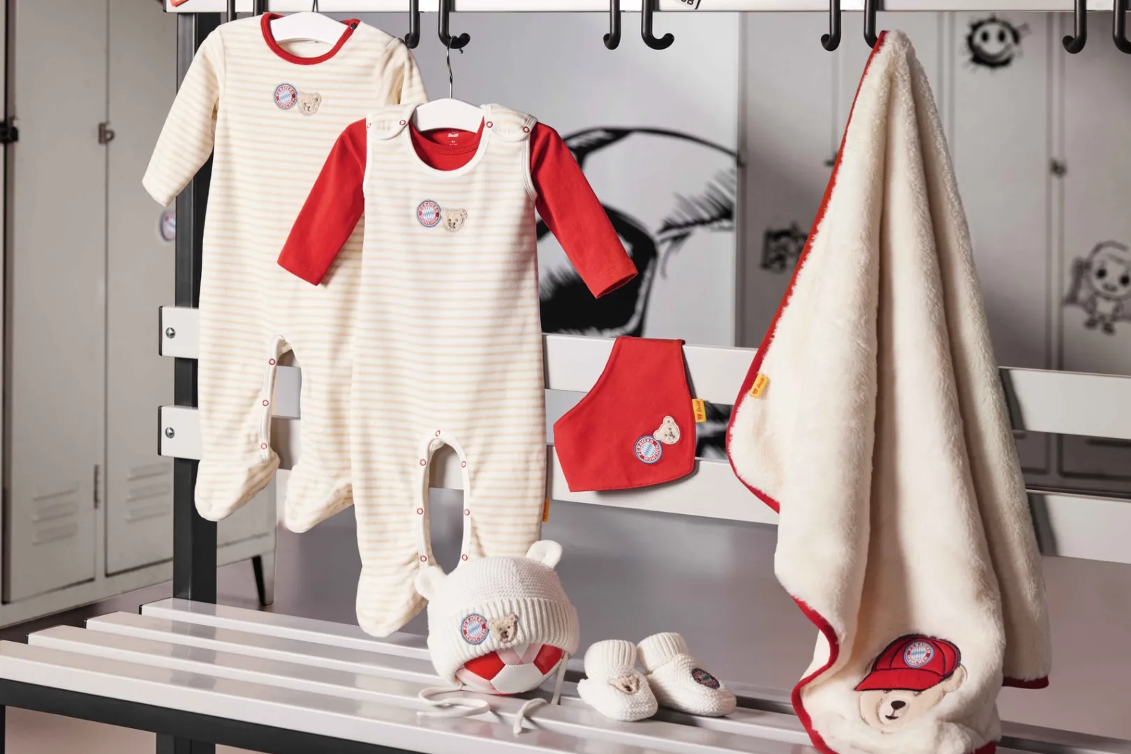 Outlet Steiff Cap + Babyshoes FC Bayern, white