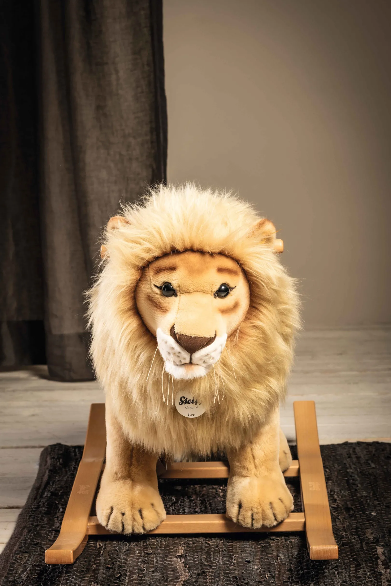 Best Steiff Rocking animal Leo lion, 70 cm, beige