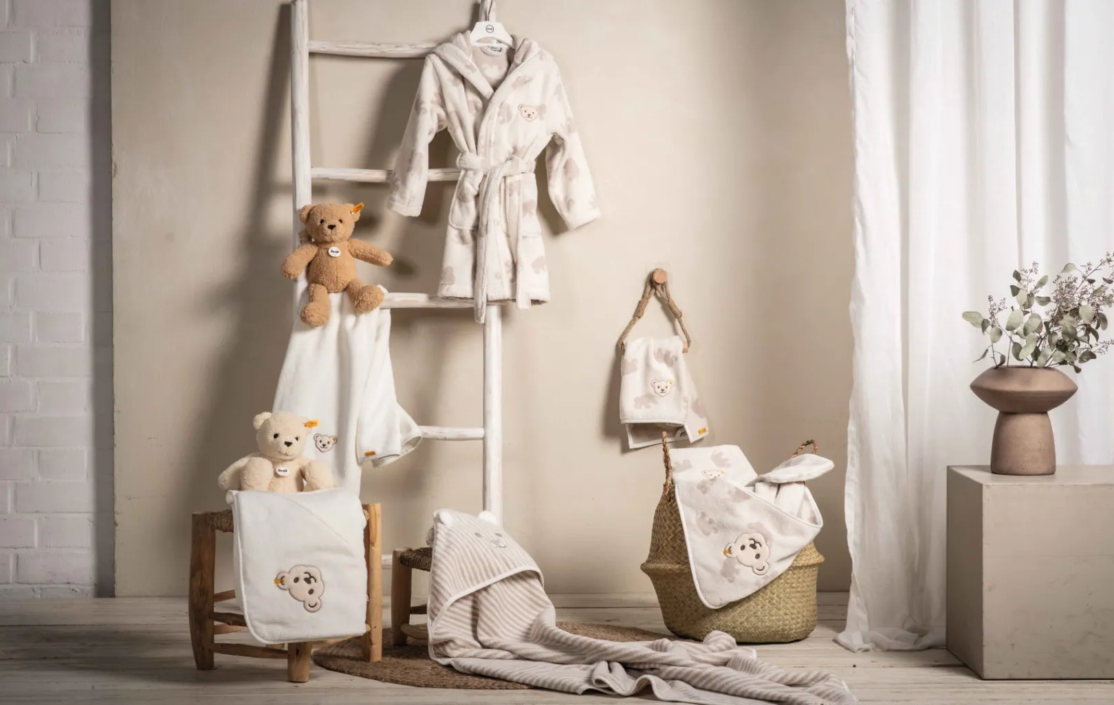 Discount Steiff Towel, white